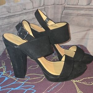 Sz 10 Vegan Suede Heels By Report